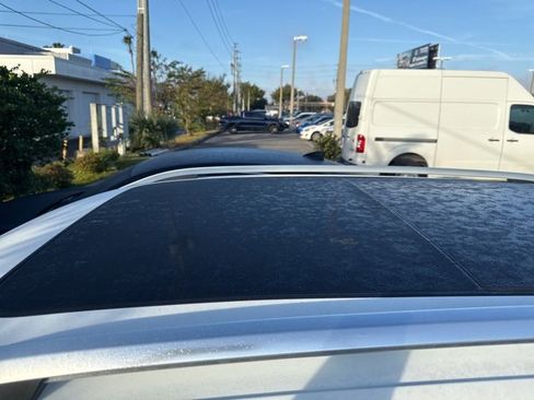 Used 2023 Volkswagen Taos SE image 24