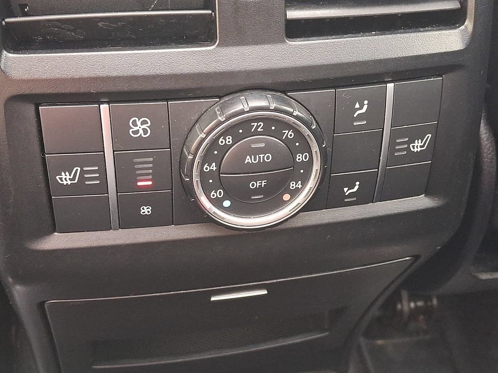 Used 2015 Mercedes-Benz GL 550 4MATIC image 15