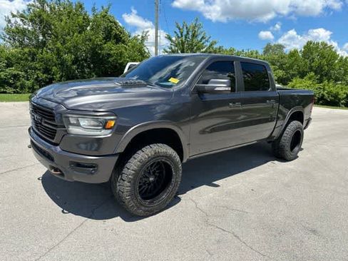 Used 2019 RAM 1500 Laramie AWD/4WD image 16
