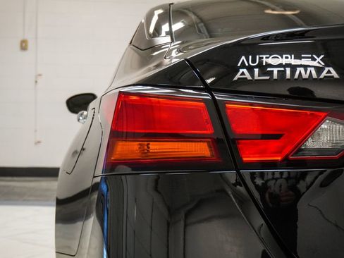 Used 2024 Nissan Altima 2.5 S image 12