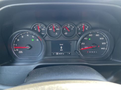 Used 2019 Chevrolet Silverado 1500 Custom w/ Custom Value Package AWD/4WD image 17
