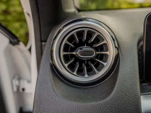 Used 2024 Mercedes-Benz EQB 250+ image 16