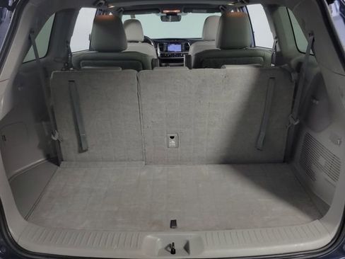 Used 2019 Toyota Highlander XLE image 35