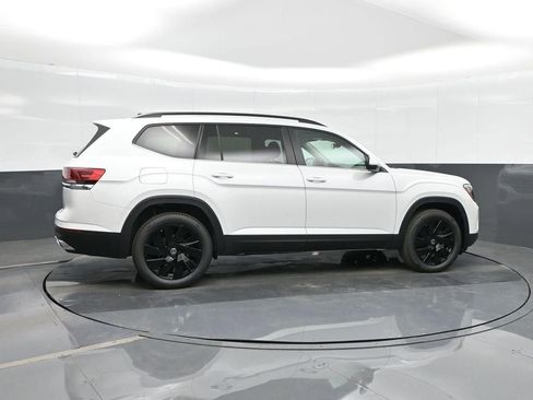New 2026 Volkswagen Atlas SE FWD image 4