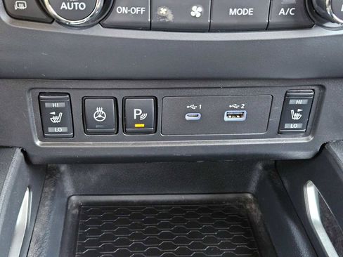 Used 2023 Nissan Frontier SV w/ SV Convenience Package image 25