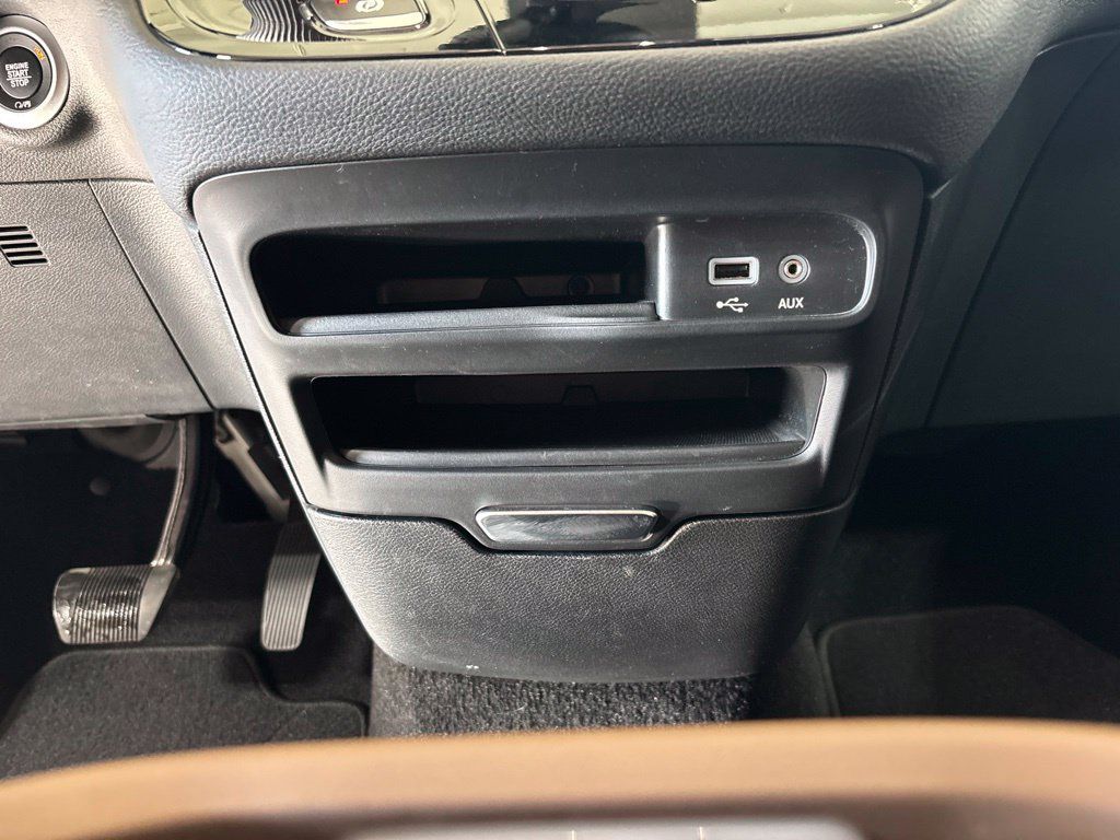 Used 2019 Chrysler Pacifica Limited FWD image 27