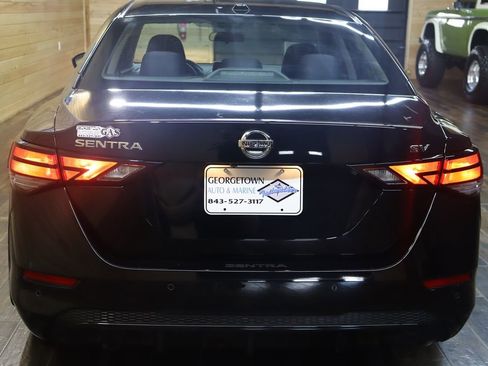 Used 2021 Nissan Sentra SV image 4