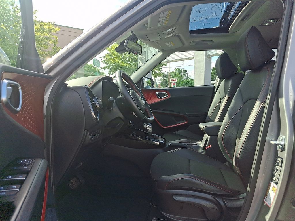 Used 2025 Kia Soul GT-Line FWD image 16