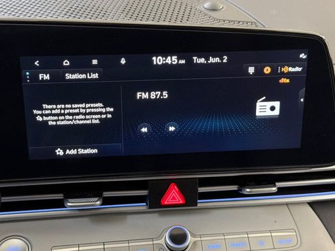 Used 2024 Hyundai Elantra Limited FWD image 21