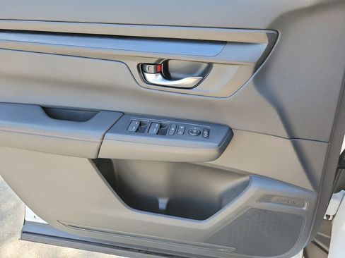 Used 2025 Honda CR-V Sport image 17