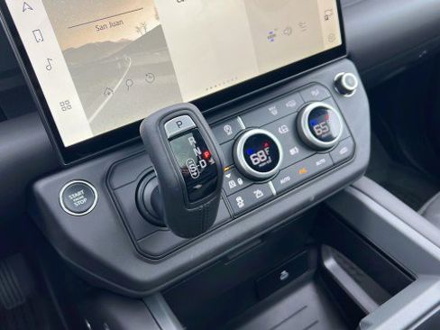 New 2026 Land Rover Defender 110 X-Dynamic SE image 22