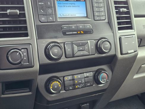 Used 2020 Ford F250 XL w/ Power Equipment Group image 24