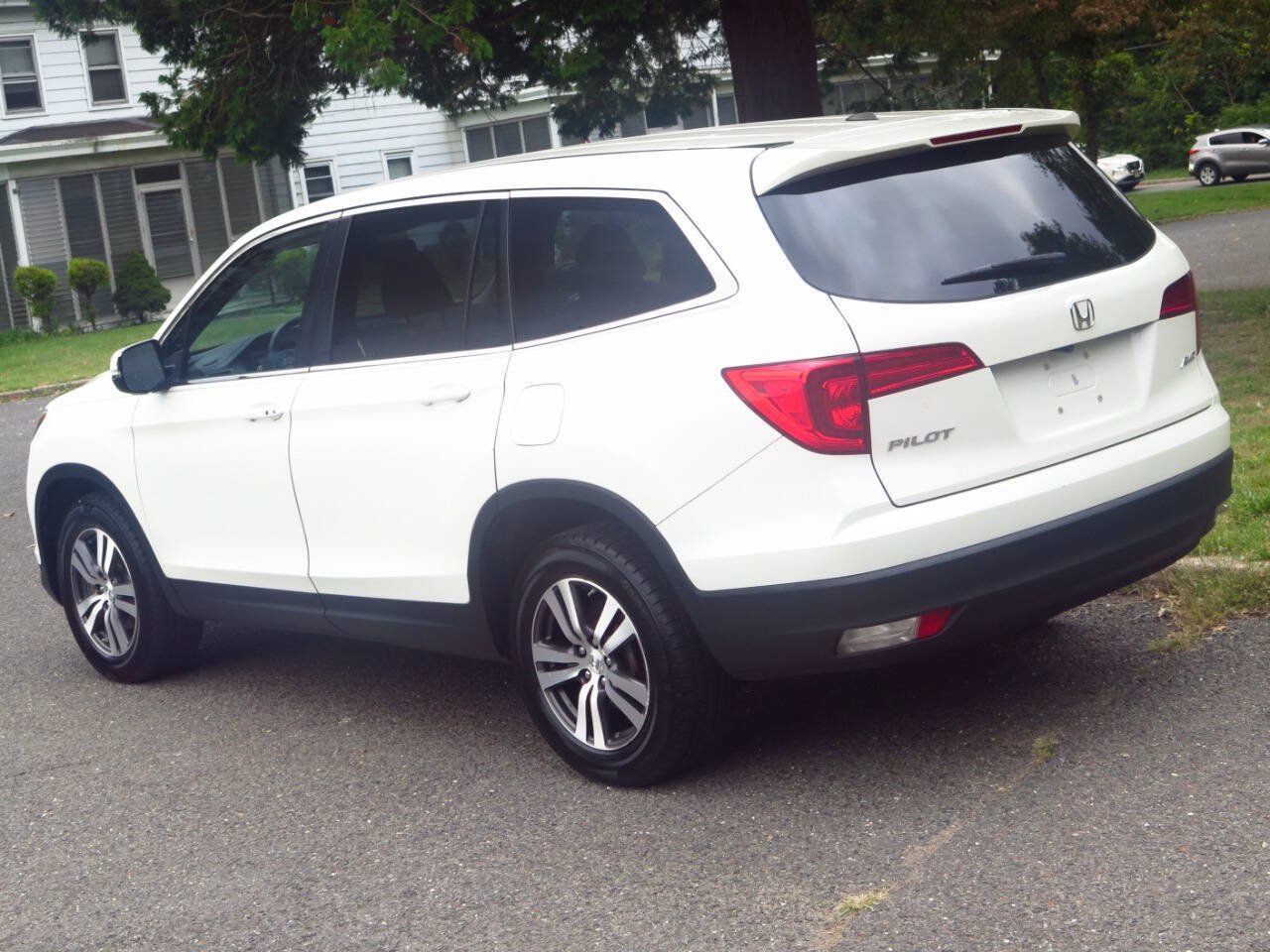 Used 2017 Honda Pilot EX-L image 29