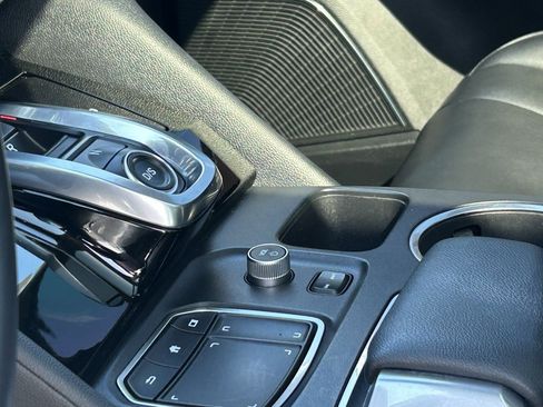 Used 2022 Acura MDX SH-AWD image 10