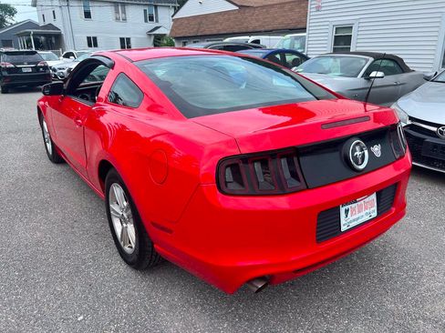 Used 2014 Ford Mustang Coupe RWD image 8