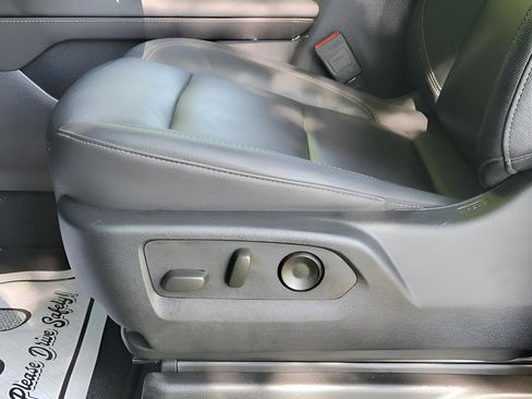 Used 2024 Chevrolet Tahoe LT image 10