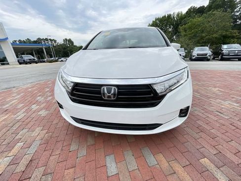Used 2024 Honda Odyssey Touring image 3