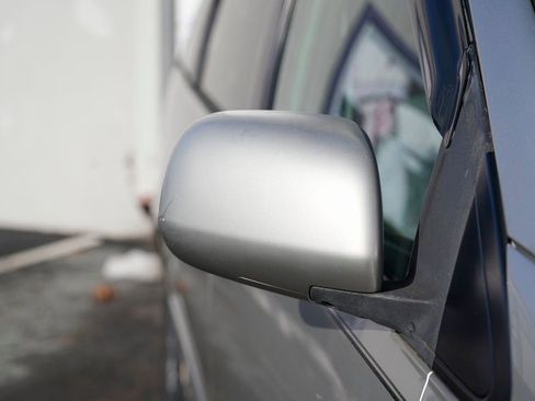 Used 2005 Toyota Sienna XLE image 9