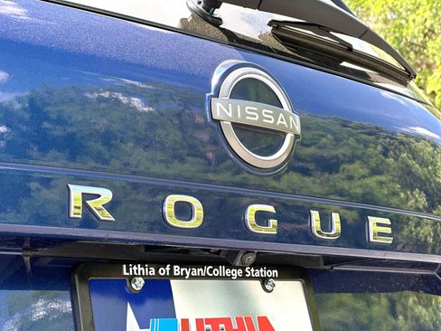 Used 2023 Nissan Rogue SV FWD image 15