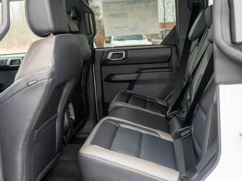 New 2025 Ford Bronco Outer Banks w/ Sasquatch Package image 9