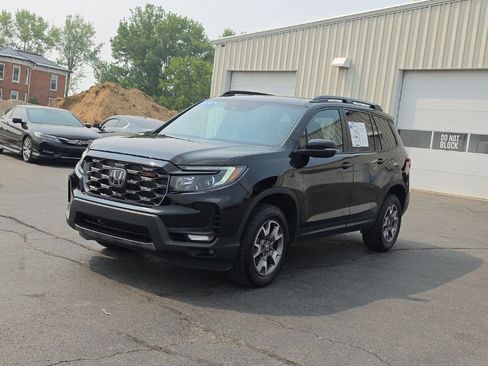 Certified 2023 Honda Passport TrailSport image 3