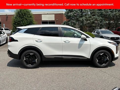 Certified 2026 Kia Sportage EX AWD/4WD image 6