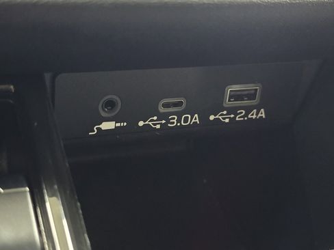 Used 2023 Subaru Outback Premium image 27