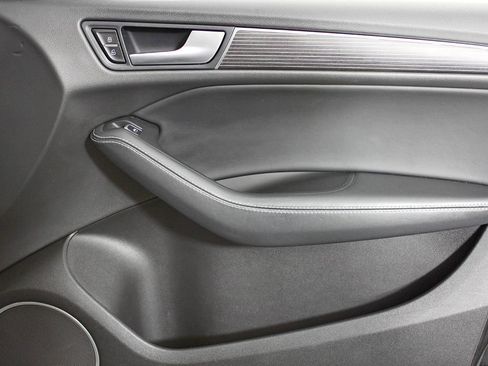 Used 2015 Audi SQ5 Prestige w/ Prestige Package image 41