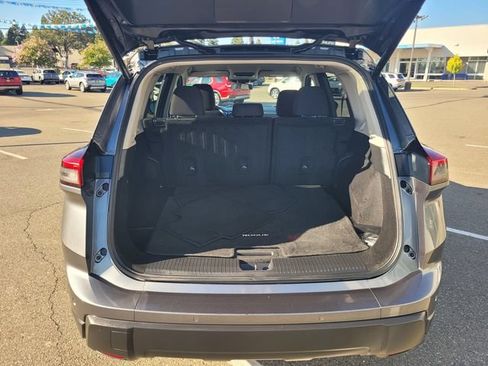 Used 2024 Nissan Rogue SV FWD image 11