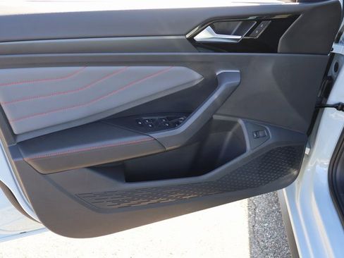 Certified 2025 Volkswagen Jetta GLI Autobahn image 9