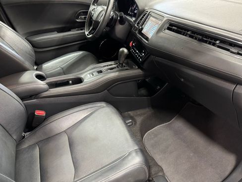 Used 2020 Honda HR-V Touring image 49