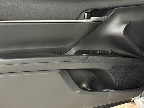 Used 2020 Toyota Camry SE image 12