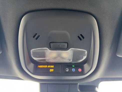 Certified 2025 Buick Envista Preferred w/ Convenience II Package image 25