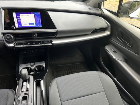 Used 2023 Toyota Prius LE image 18