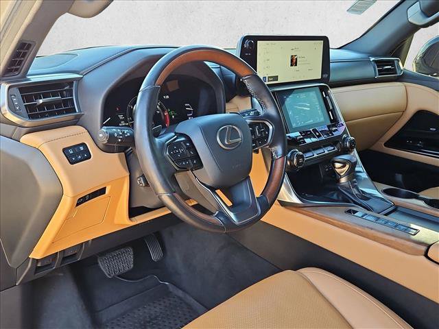 Used 2023 Lexus LX 600 4WD w/ Appearance Package image 10