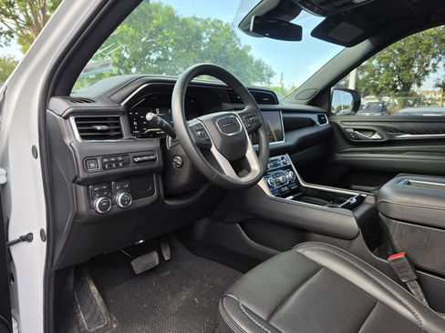 Used 2024 GMC Yukon XL Denali AWD/4WD image 2