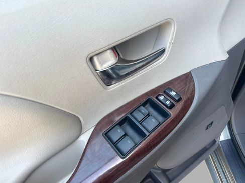 Used 2011 Toyota Sienna XLE w/ XLE Navigation Pkg FWD image 13