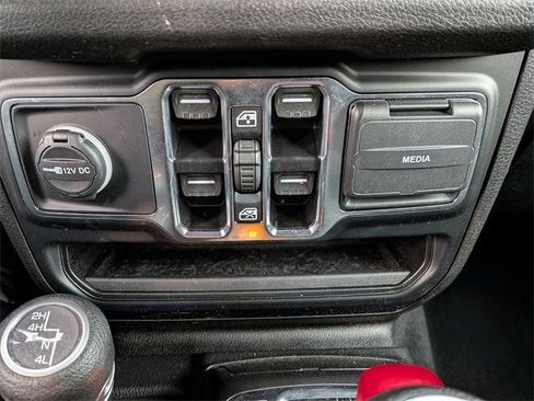 Used 2024 Jeep Wrangler Sport S image 23