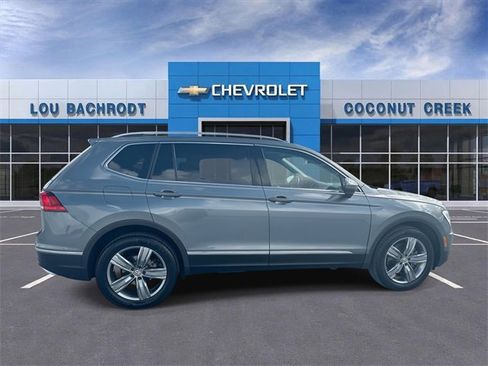 Used 2020 Volkswagen Tiguan SEL image 9