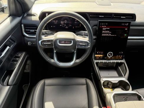 Used 2026 GMC Terrain Elevation w/ Elevation Premium Package FWD image 18