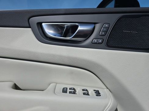 New 2026 Volvo XC60 T8 Ultra w/ Protection Package Premier AWD/4WD image 23