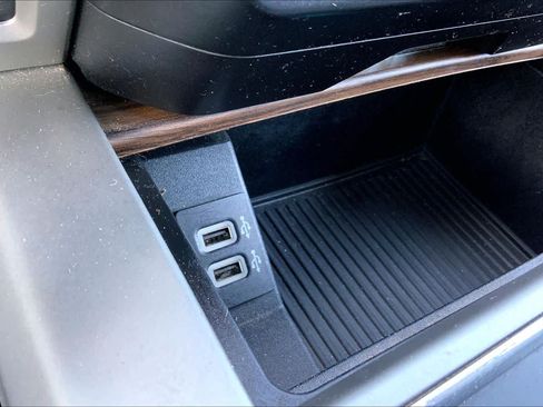 Used 2019 Ford F150 Lariat RWD image 31