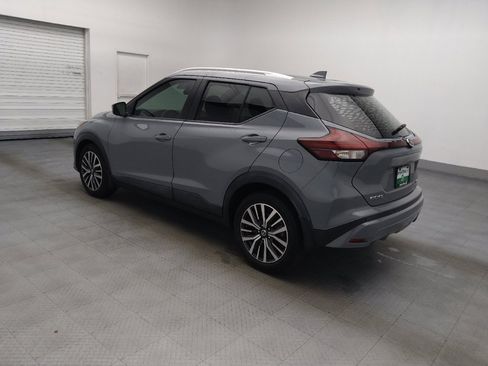 Used 2021 Nissan Kicks SV FWD image 3