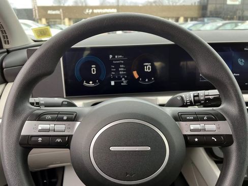 Certified 2025 Hyundai Tucson SE image 25