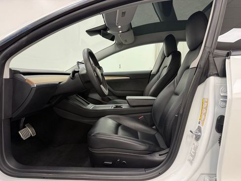 Used 2021 Tesla Model 3 Performance image 11