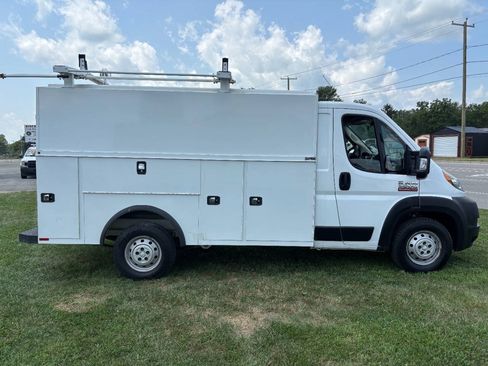 Used 2019 RAM ProMaster 3500 w/ Premium Appearance Group FWD image 2