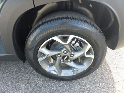 New 2026 Chevrolet Trax LT w/ Driver Confidence Package FWD image 10