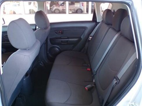 Used 2012 Kia Soul FWD image 19