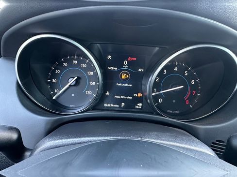Used 2018 Jaguar XE Premium AWD/4WD image 13