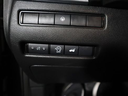 Used 2025 Nissan Rogue SV image 51